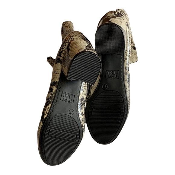 TIME AND TRU SNAKE PRINT BOOTS, SIZE 7.5 - Picture 6 of 14